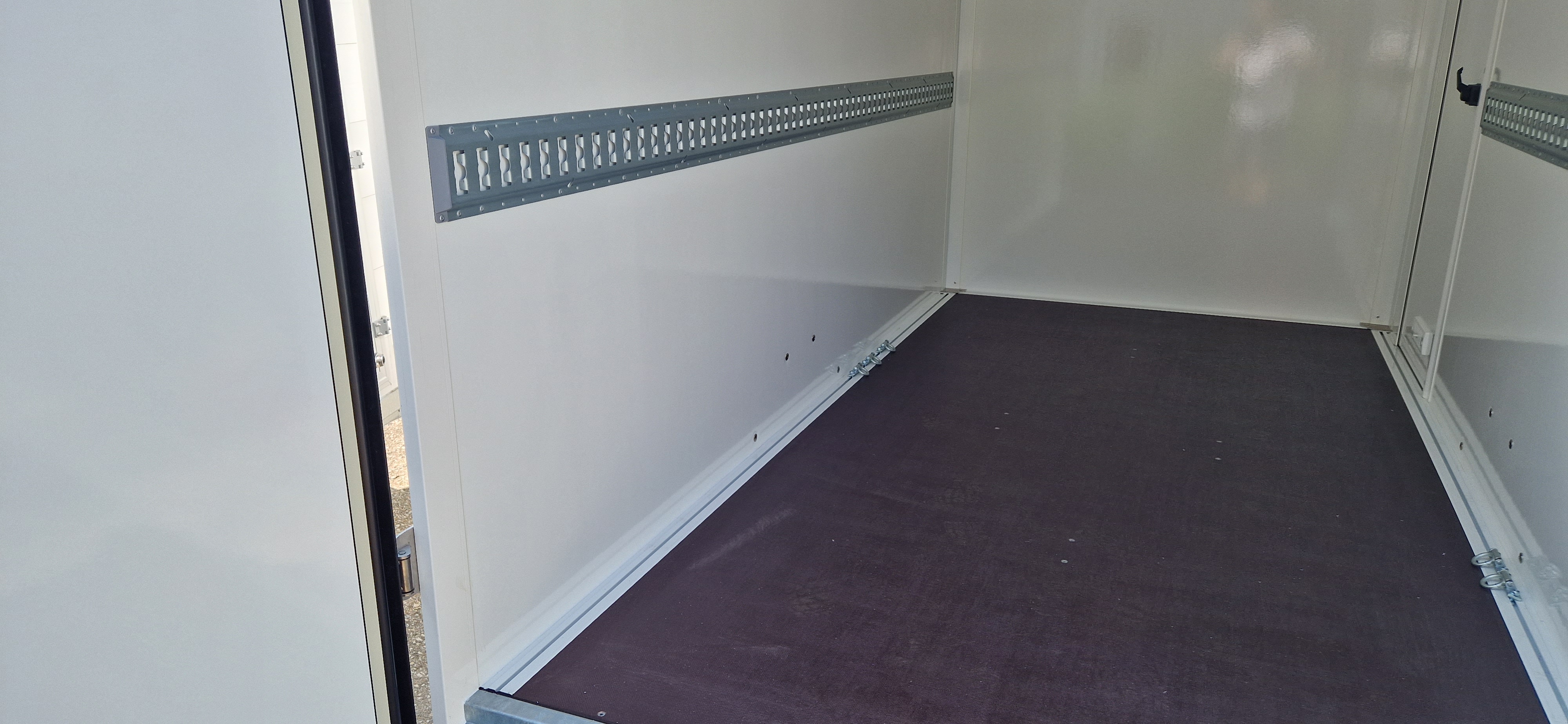 Kofferanhänger, PKW-Anhänger HP 133016-18HK, 3000x1590x1800mm, 1300 kg gebremst